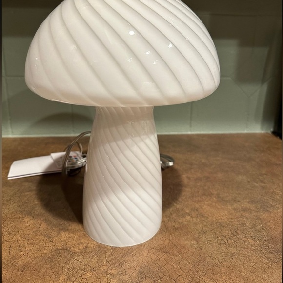 Icy White Swirled Glass Mushroom Lamp Home Decor - Picture 5 of 7